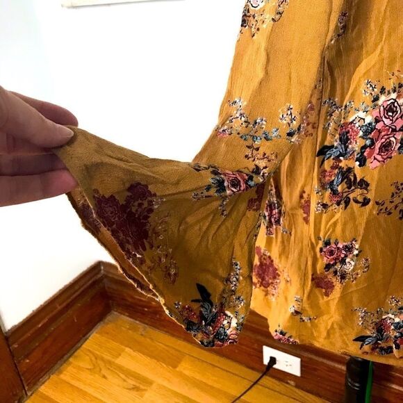 Beautiful Floral Alter’d State Boho Style Mini - Picture 6 of 10